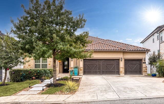 4-bedroom rental at 7034 Bella Bluff in San Antonio, TX — photo 1