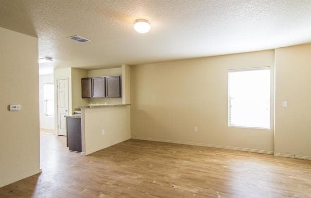 4-bedroom rental at 2222 Fishing Trail in San Antonio, TX — photo 3