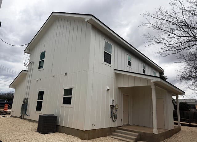 Home for sale at 600A 10th in Bandera, TX — photo 2