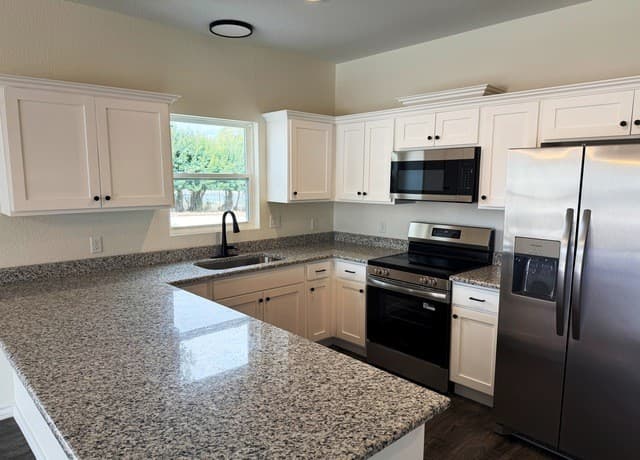 Home for sale at 600A 10th in Bandera, TX — photo 5