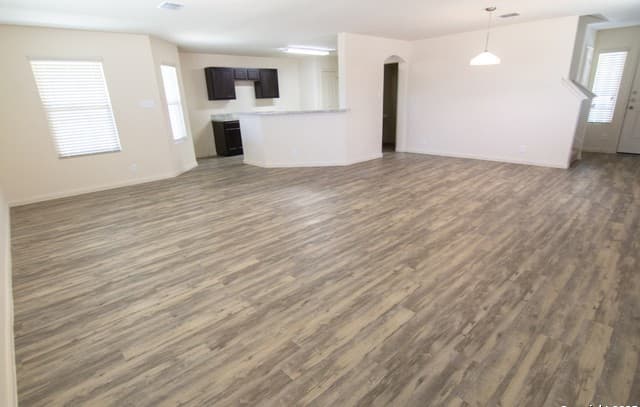3-bedroom rental at 8311 Big Creek in San Antonio, TX — photo 4