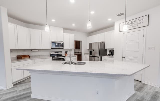 3-bedroom rental at 408 Sambar Bay Drive in Boerne, TX — photo 5