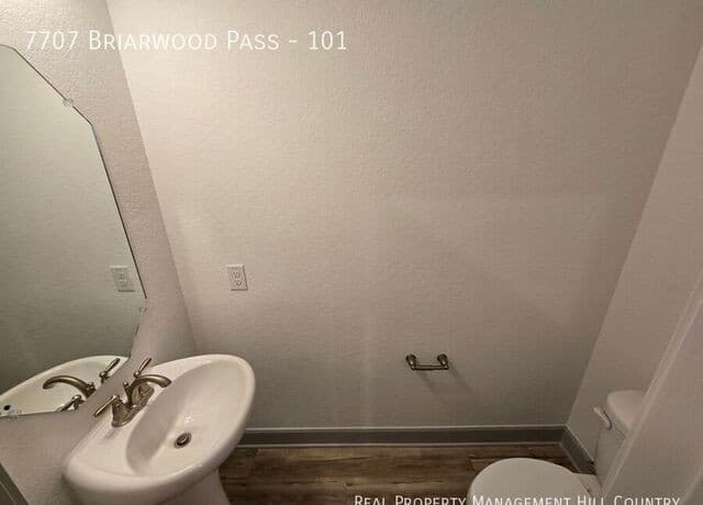 3-bedroom rental at 7707 Briarwood Unit 101 in San Antonio, TX — photo 3
