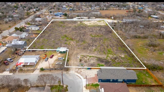 rental at 226 Beethoven St in San Antonio, TX — photo 1