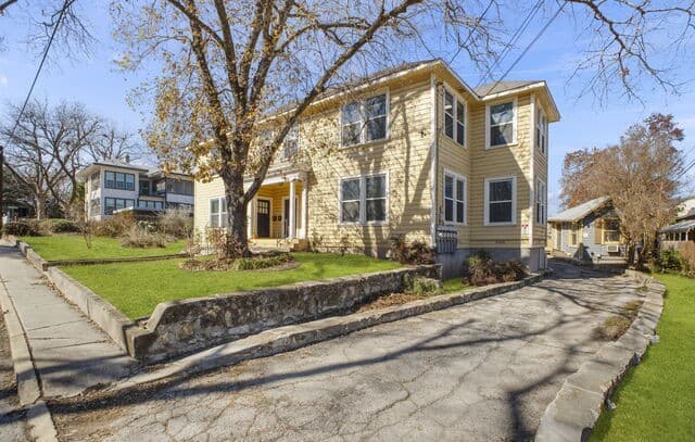 rental at 107 Willim in Alamo Heights, TX — photo 2