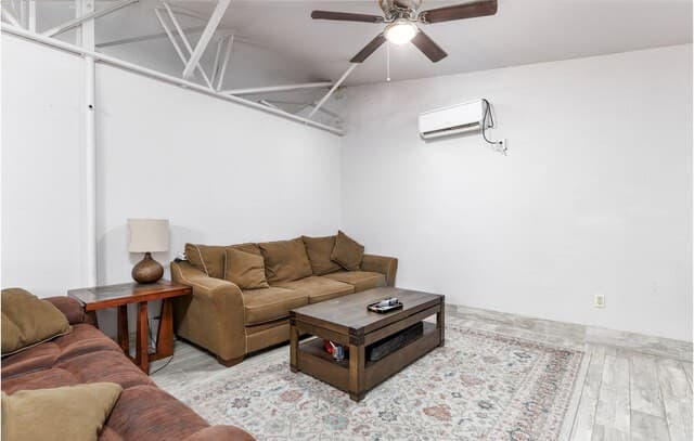 1-bedroom rental at 11334 S Us Highway 181 3 in San Antonio, TX — photo 2