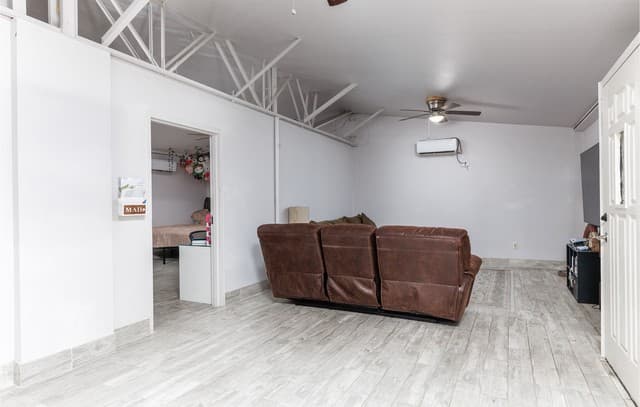 1-bedroom rental at 11334 S Us Highway 181 3 in San Antonio, TX — photo 4