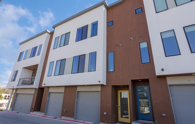 3-bedroom rental at 102 Tendick Unit UNIT 603 in San Antonio, TX — photo 1