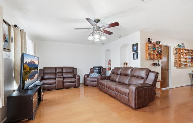 3-bedroom rental at 8335 Swift Eagle Dr in San Antonio, TX — photo 2