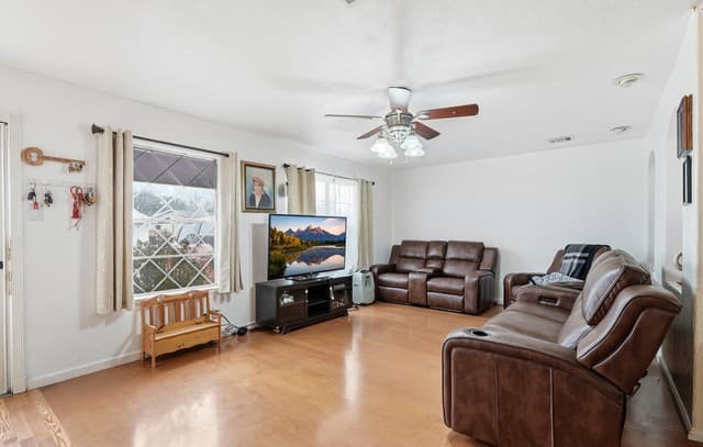 3-bedroom rental at 8335 Swift Eagle Dr in San Antonio, TX — photo 3