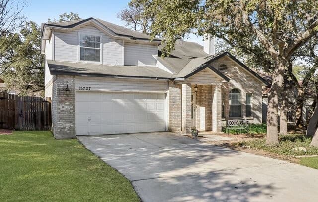 3-bedroom rental at 15727 Knollrun in San Antonio, TX — photo 4