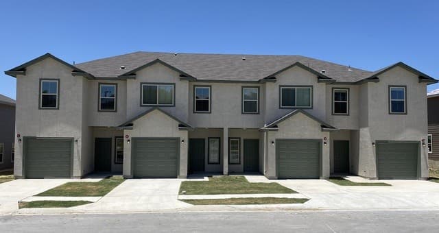 rental at 13109 Reid Meadows in Live Oak, TX — photo 1