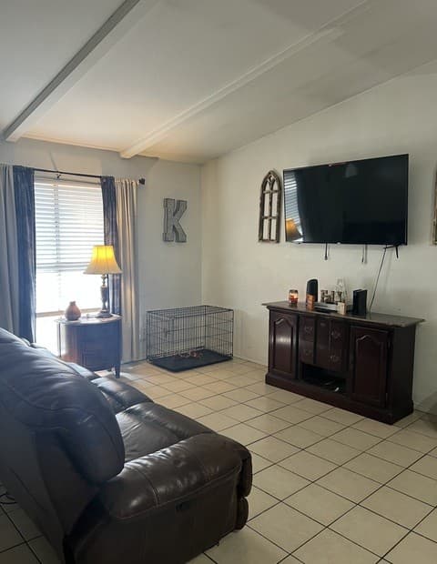 3-bedroom rental at 4827 Castle Prince in San Antonio, TX — photo 2