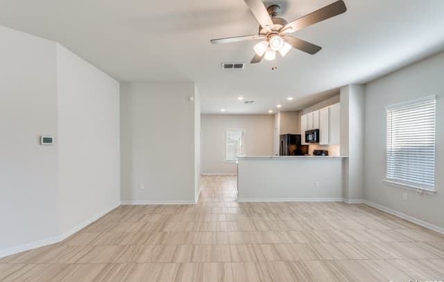3-bedroom rental at 22914 Skila Dr in Elmendorf, TX — photo 4