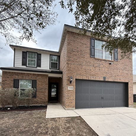 5-bedroom rental at 3431 Foster in San Antonio, TX — photo 1