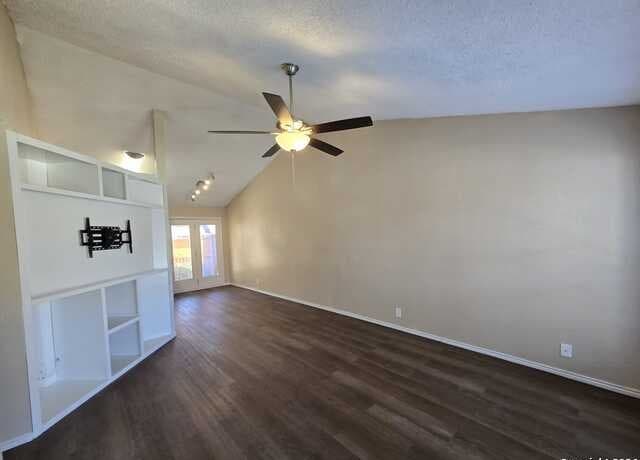 3-bedroom rental at 9140 Timber Path Unit 2702 in San Antonio, TX — photo 5