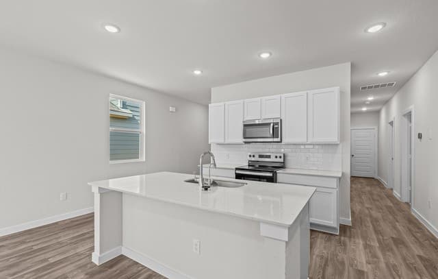4-bedroom rental at 9923 Chavaneaux Lndg in San Antonio, TX — photo 4
