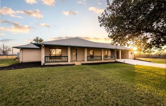 3-bedroom rental at 14320 La Vernia Rd in St Hedwig, TX — photo 3