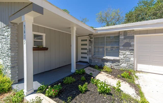 3-bedroom rental at 6415 Edinborough in San Antonio, TX — photo 1