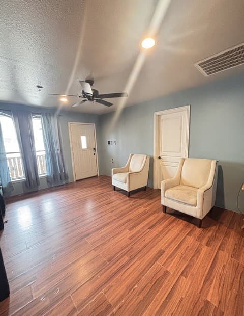 4-bedroom rental at 23038 Grand Spring Dr in Elmendorf, TX — photo 4