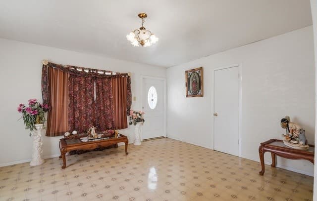 3-bedroom rental at 2707 Wayne in San Antonio, TX — photo 5