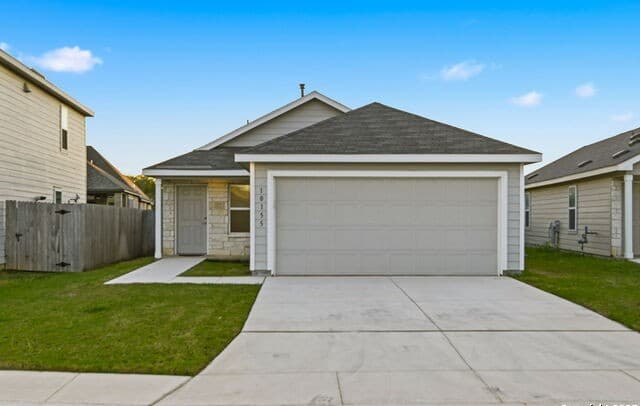 5-bedroom rental at 10814 Apple Pie Rd in San Antonio, TX — photo 2