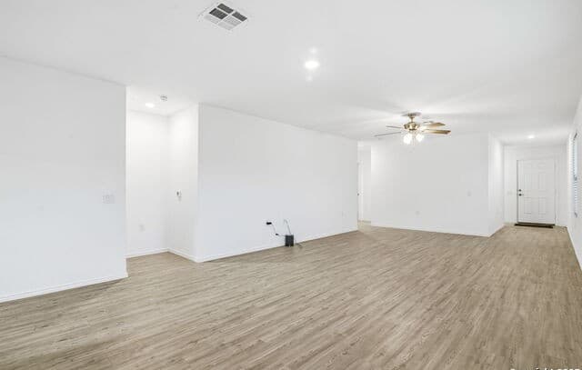 5-bedroom rental at 10814 Apple Pie Rd in San Antonio, TX — photo 5