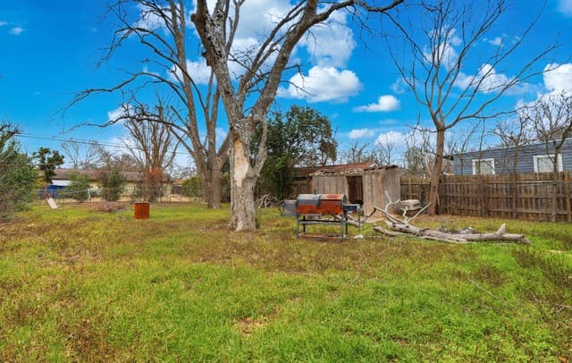 2-bedroom rental at 507 Wright Ave in Schertz, TX — photo 4