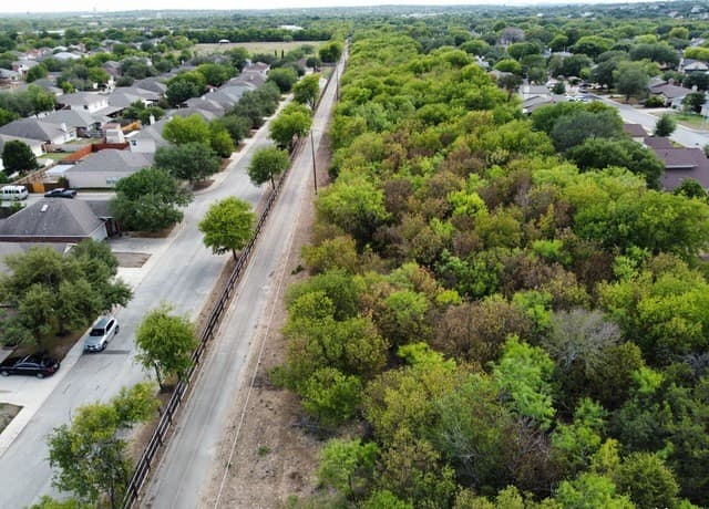 rental at 7915 Krueger Moore in San Antonio, TX — photo 4
