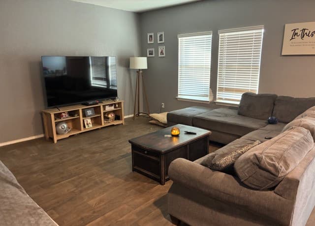 4-bedroom rental at 13511 Winemaker in San Antonio, TX — photo 2