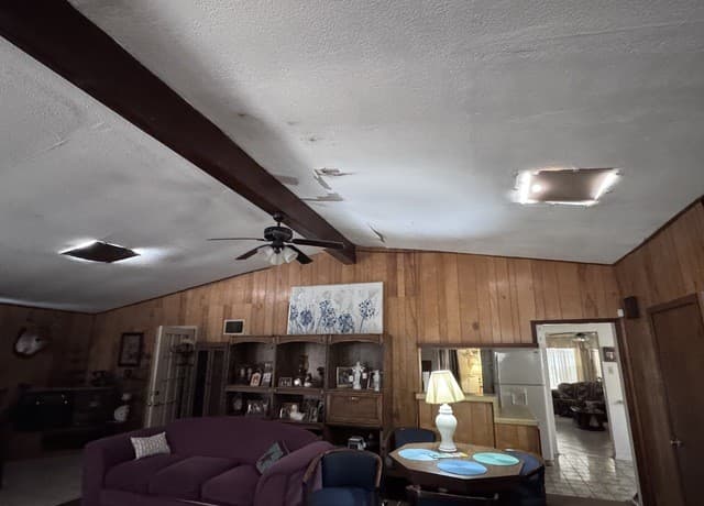 3-bedroom rental at 205 W Mayfield in San Antonio, TX — photo 5