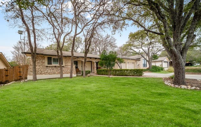 3-bedroom rental at 4822 Bucknell in San Antonio, TX — photo 3