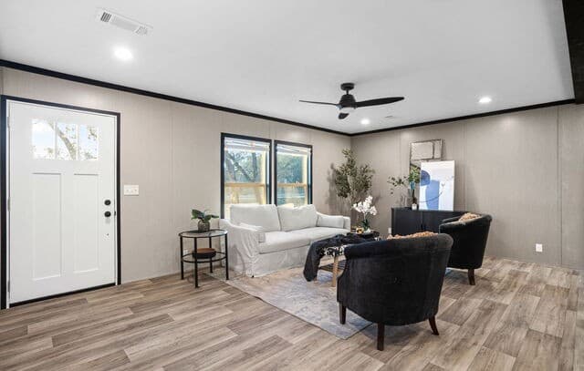 4-bedroom rental at 101 Mahaffey Way in San Antonio, TX — photo 3