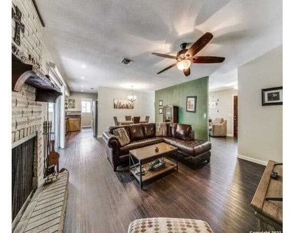 3-bedroom rental at 5830 Freemans Farm in San Antonio, TX — photo 3