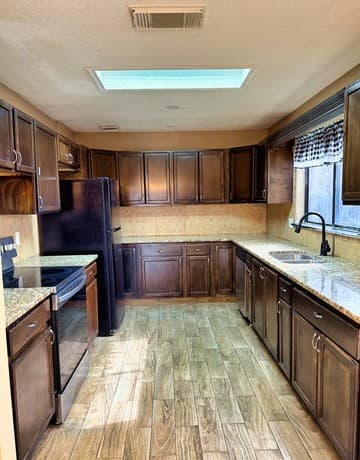 3-bedroom rental at 8911 Kenton Briar in San Antonio, TX — photo 3