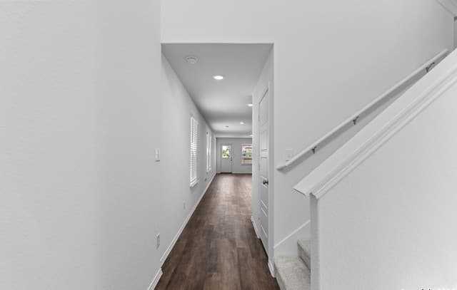 5-bedroom rental at 419 Kayden Court in Marion, TX — photo 2