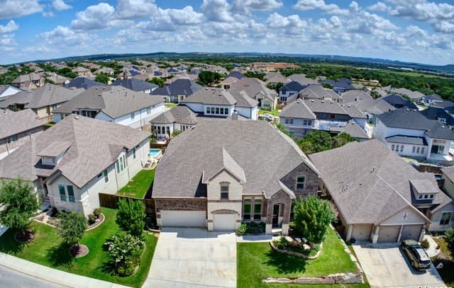 4-bedroom rental at 28518 Tristant Ridge in San Antonio, TX — photo 3