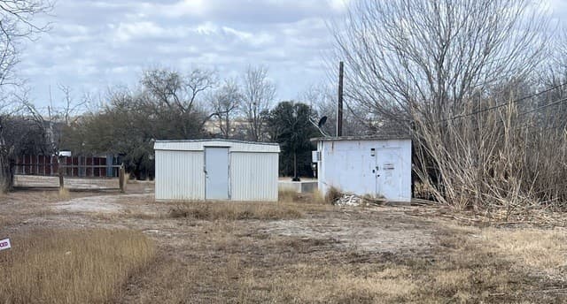 rental at 00 St Marys in Kenedy, TX — photo 1