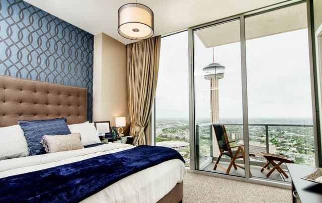 1-bedroom rental at 610 E Market Unit UNIT 3017 in San Antonio, TX — photo 2
