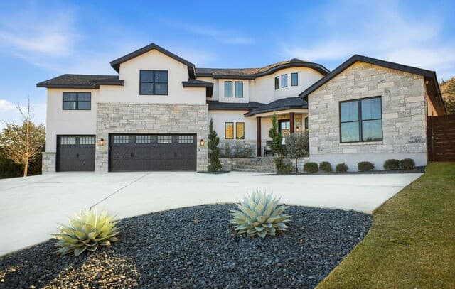 4-bedroom rental at 8304 Monument Oak in Boerne, TX — photo 2