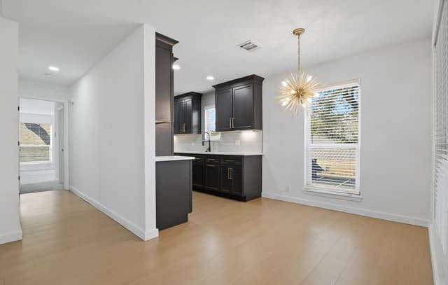 2-bedroom rental at 2718 Old Field Dr Unit 1002 in San Antonio, TX — photo 2