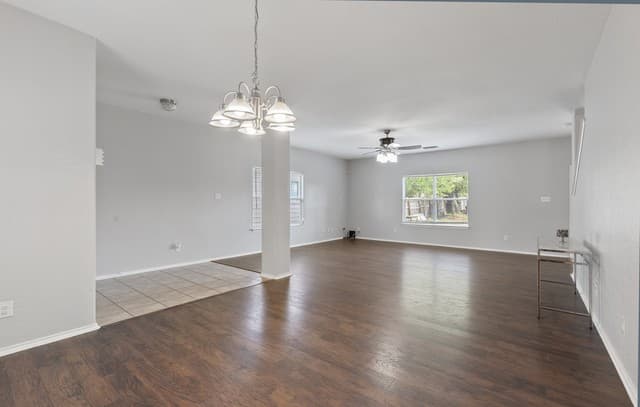 3-bedroom rental at 9515 Nueces Canyon in San Antonio, TX — photo 3
