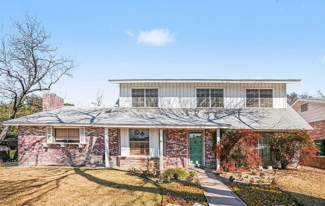 4-bedroom rental at 207 Coronet in San Antonio, TX — photo 1