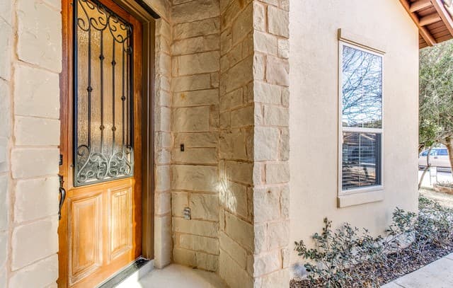 3-bedroom rental at 20210 Bella Glade in San Antonio, TX — photo 2