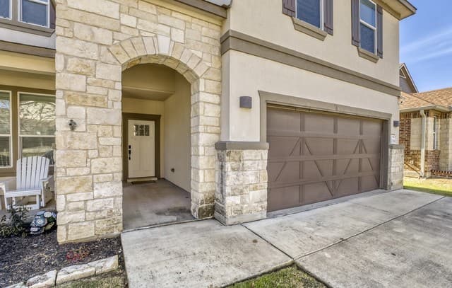 4-bedroom rental at 11316 Red Oak Turn in Helotes, TX — photo 4