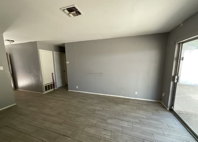 4-bedroom rental at 7334 Glen Hart in San Antonio, TX — photo 4