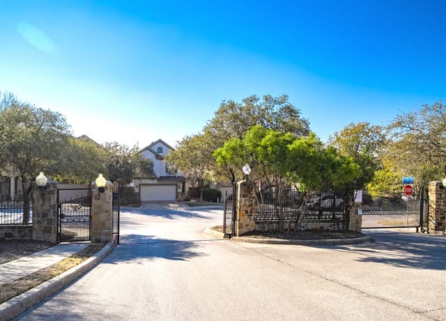 3-bedroom rental at 1254 Nicholas Manor in San Antonio, TX — photo 5