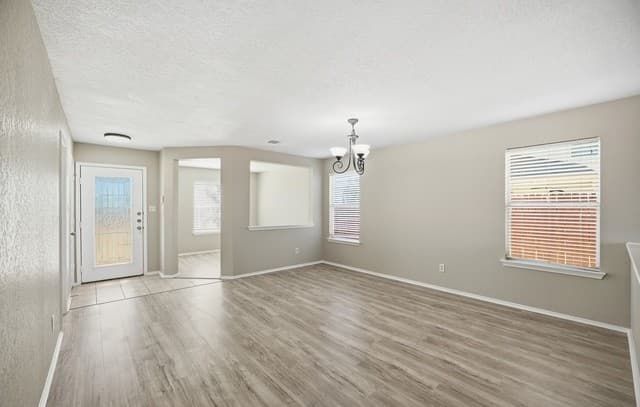 3-bedroom rental at 7723 Nature Pass in San Antonio, TX — photo 4