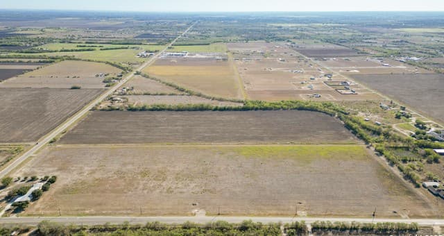 rental at LOT 2 Fm 471 in Natalia, TX — photo 5