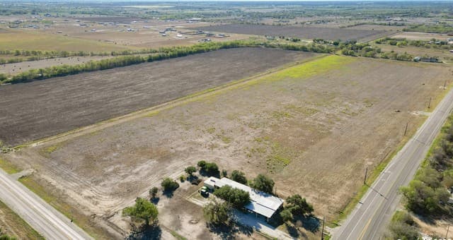 rental at LOT 4 Fm 471 in Natalia, TX — photo 1